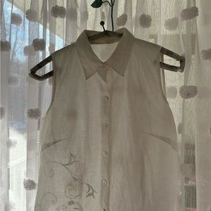 Women’s sleeveless button down linen shirt - white- Size -M